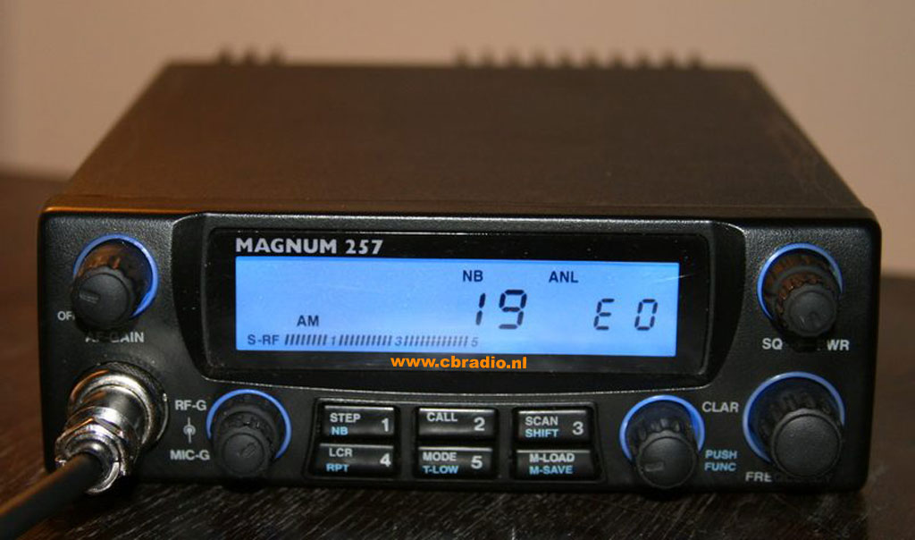 magnum radio